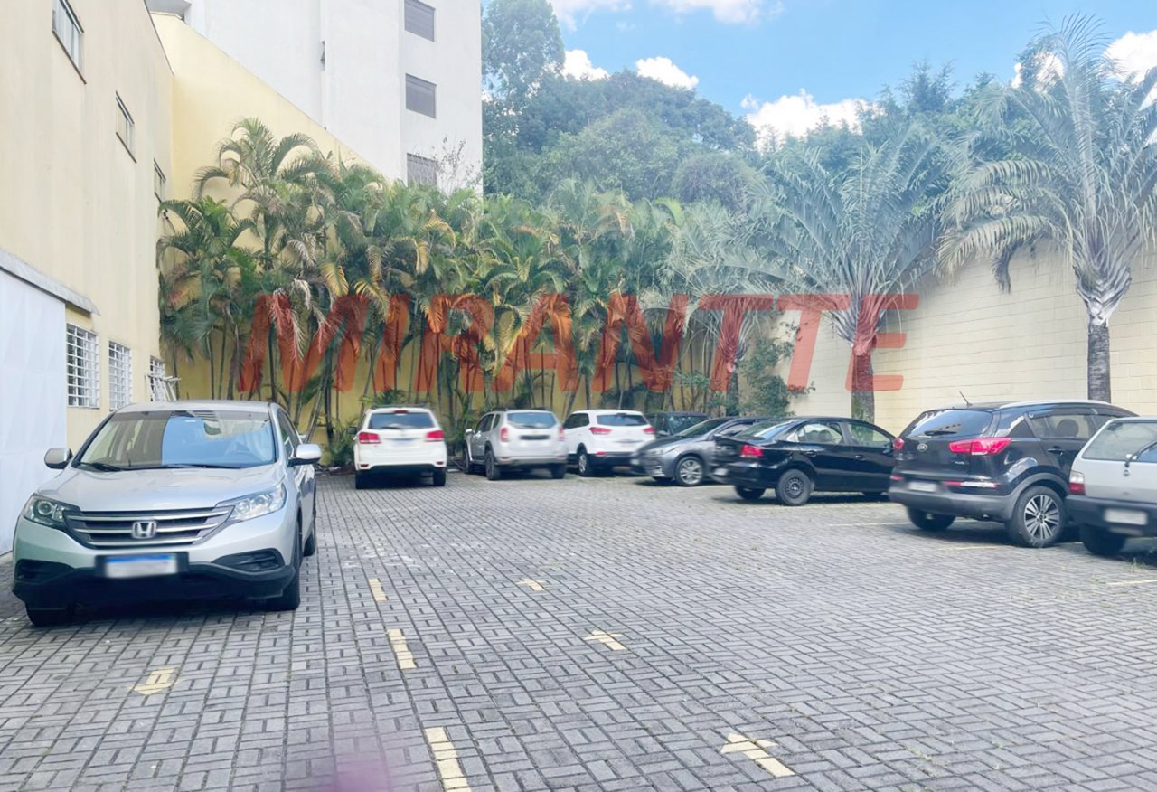 Comercial de 710m² em Santana