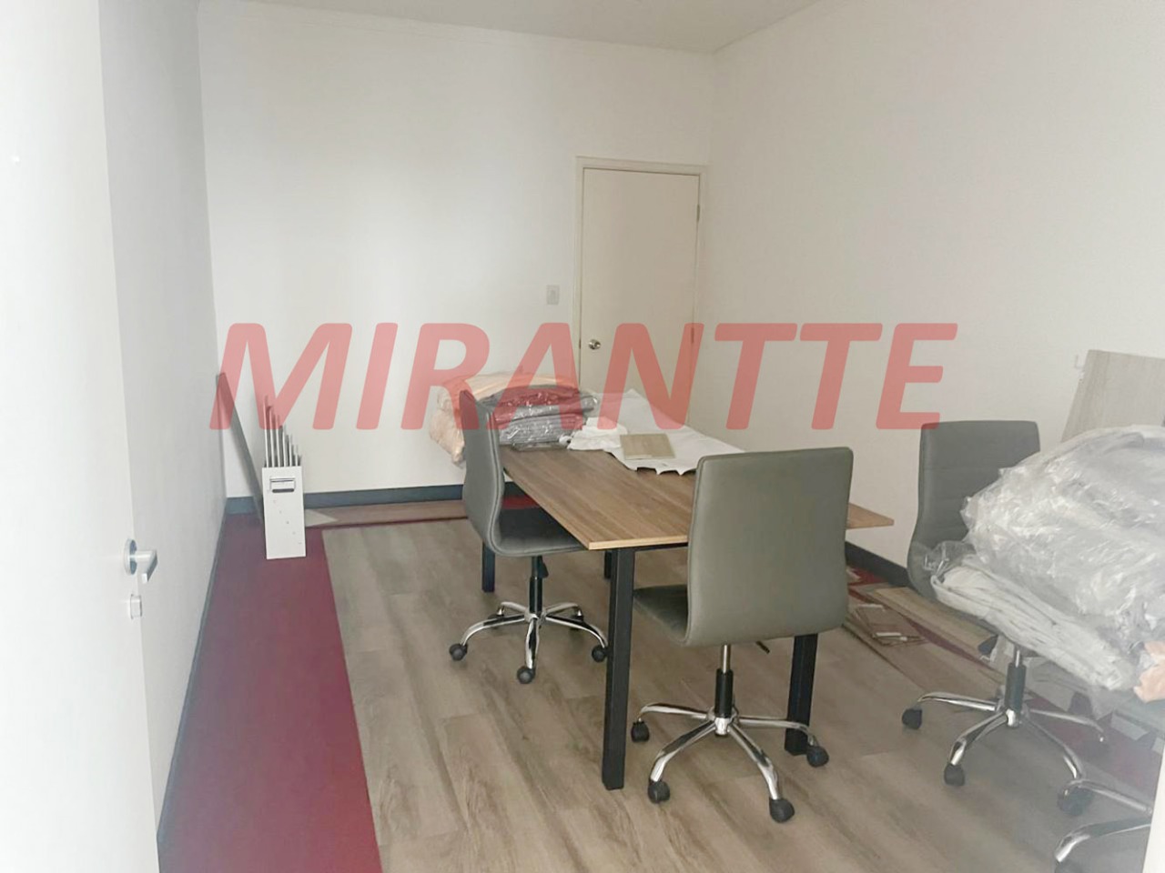 Comercial de 710m² em Santana
