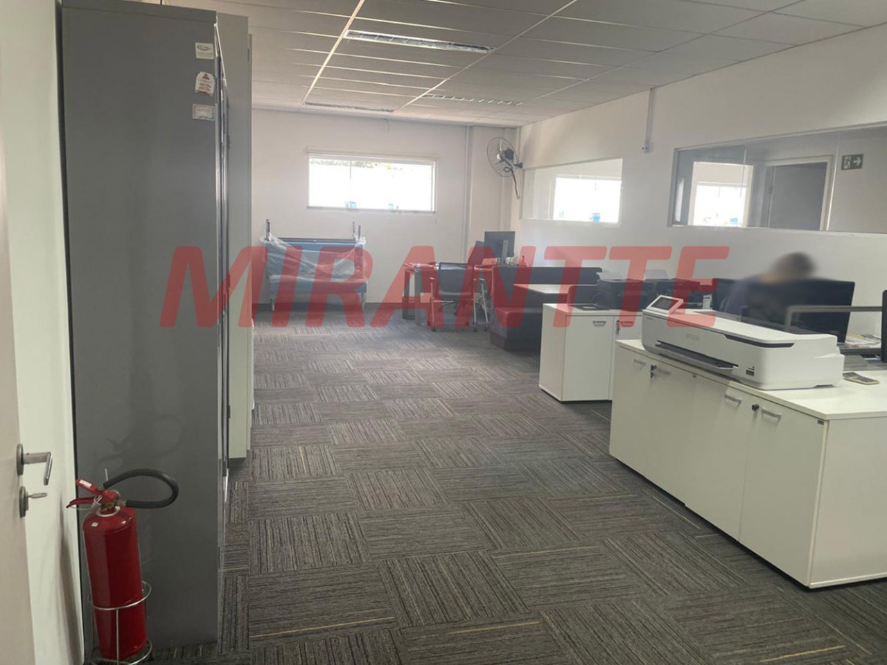 Comercial de 710m² em Santana