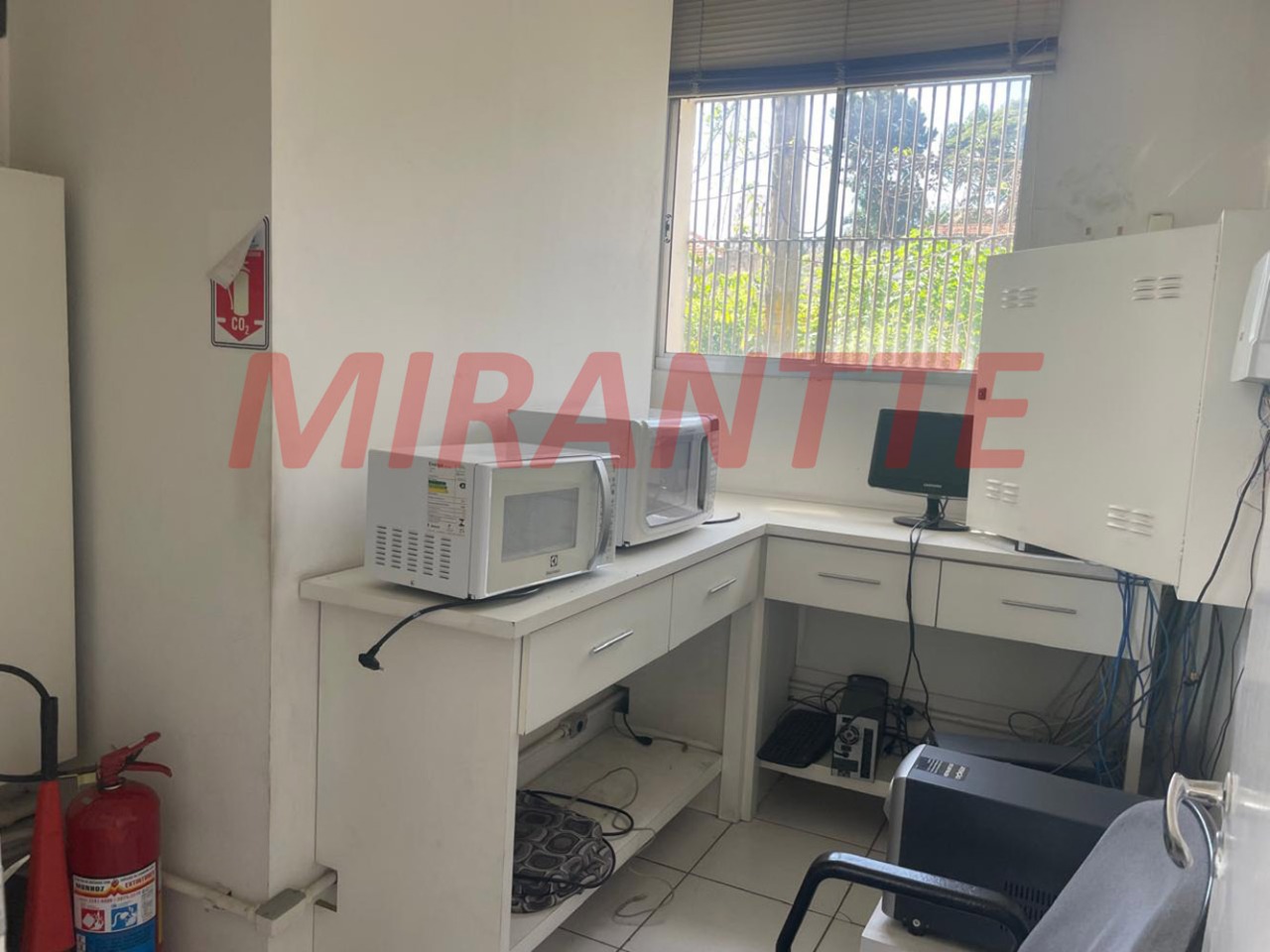 Comercial de 710m² em Santana