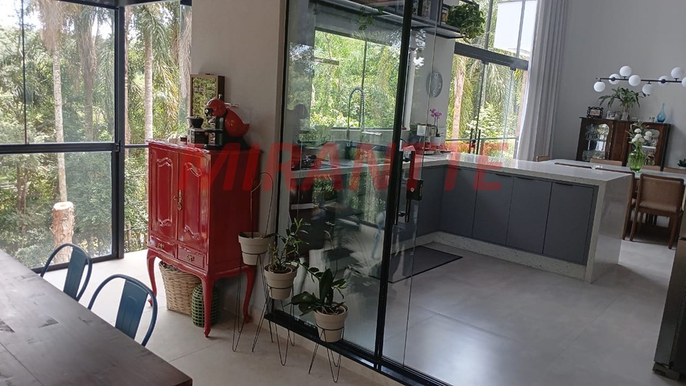 Casa terrea de 202.3m² com 3 quartos em Caraguata