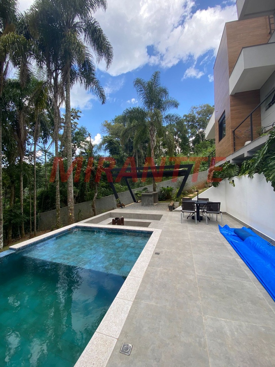 Casa terrea de 202.3m² com 3 quartos em Caraguata