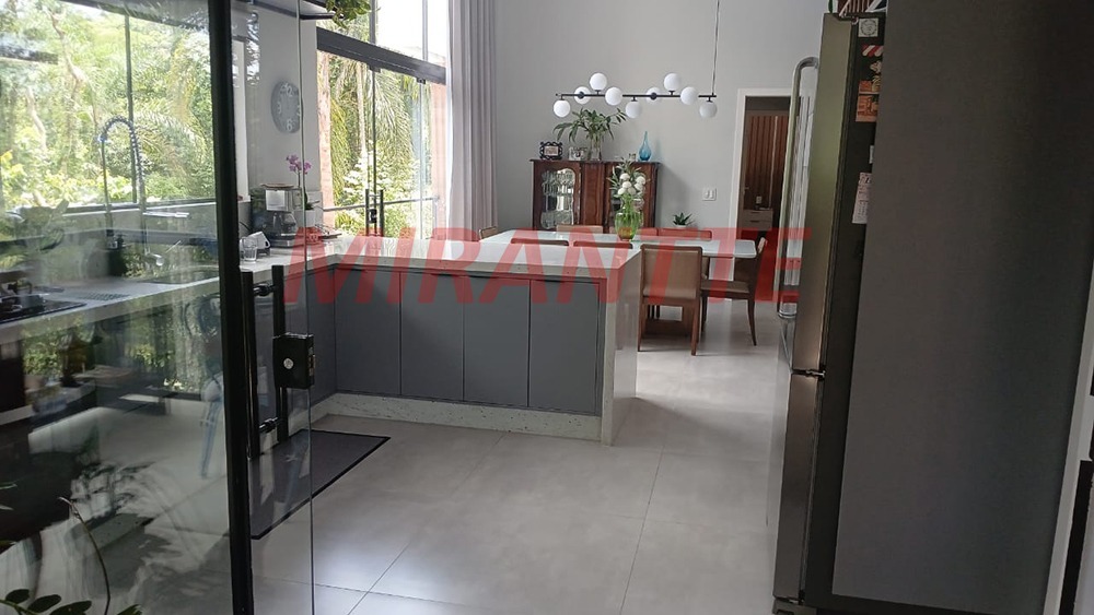 Casa terrea de 202.3m² com 3 quartos em Caraguata