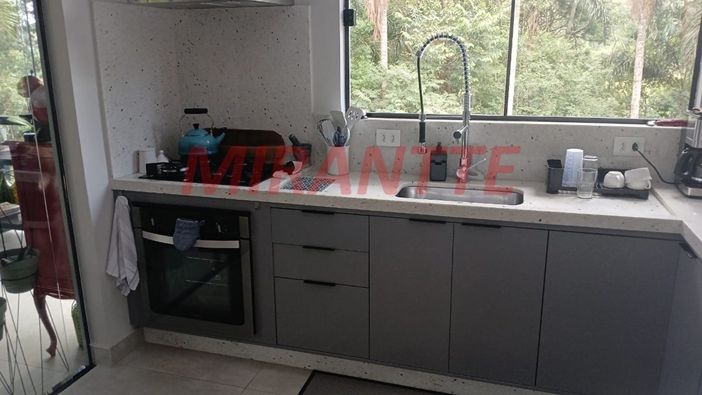 Casa terrea de 202.3m² com 3 quartos em Caraguata