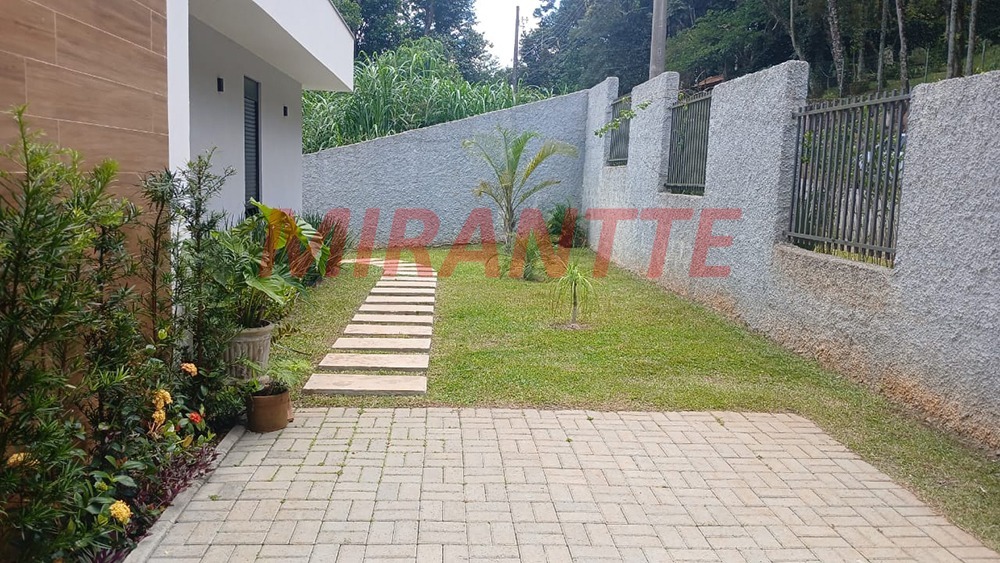 Casa terrea de 202.3m² com 3 quartos em Caraguata