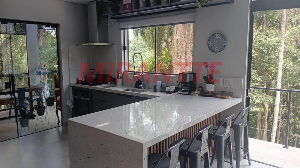 Casa terrea de 202.3m² com 3 quartos em Caraguata