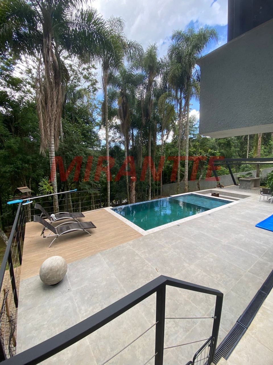 Casa terrea de 202.3m² com 3 quartos em Caraguata