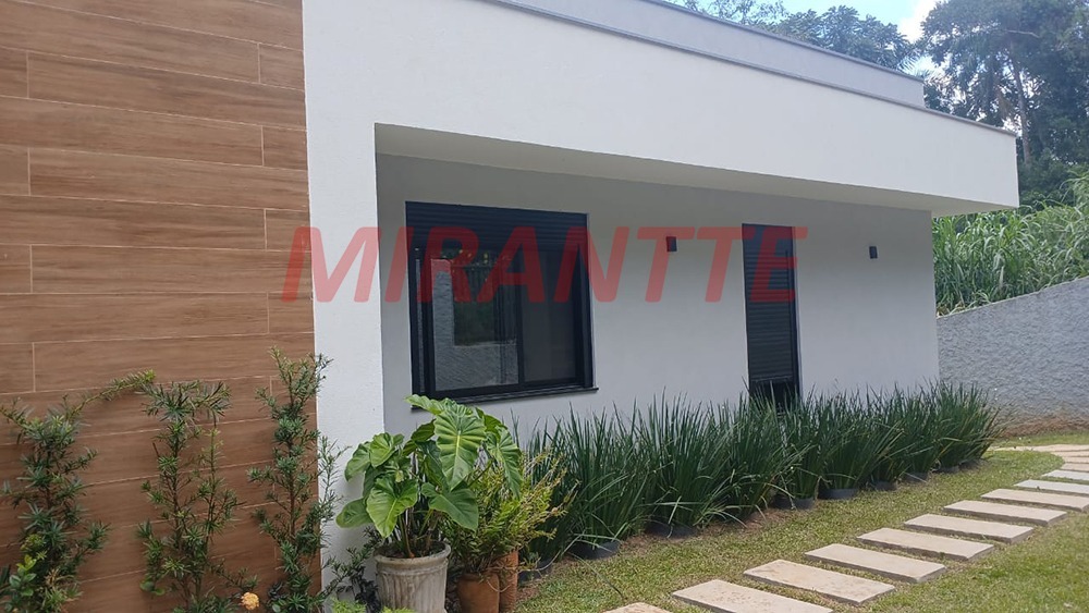 Casa terrea de 202.3m² com 3 quartos em Caraguata
