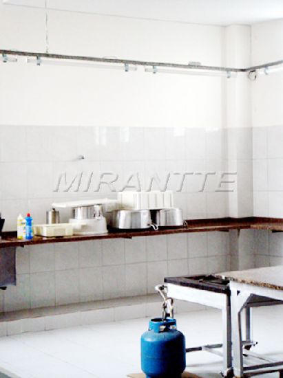 Comercial de 722m² em Vila Amalia