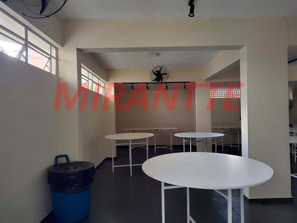 Apartamento de 58m² com 2 quartos em Barro Branco
