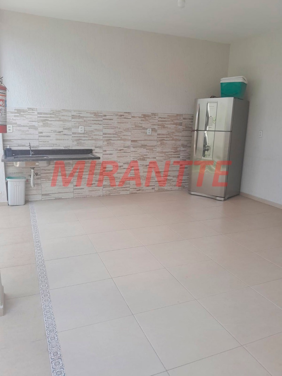 Cond. fechado de 60m² com 2 quartos em Jardim Yara