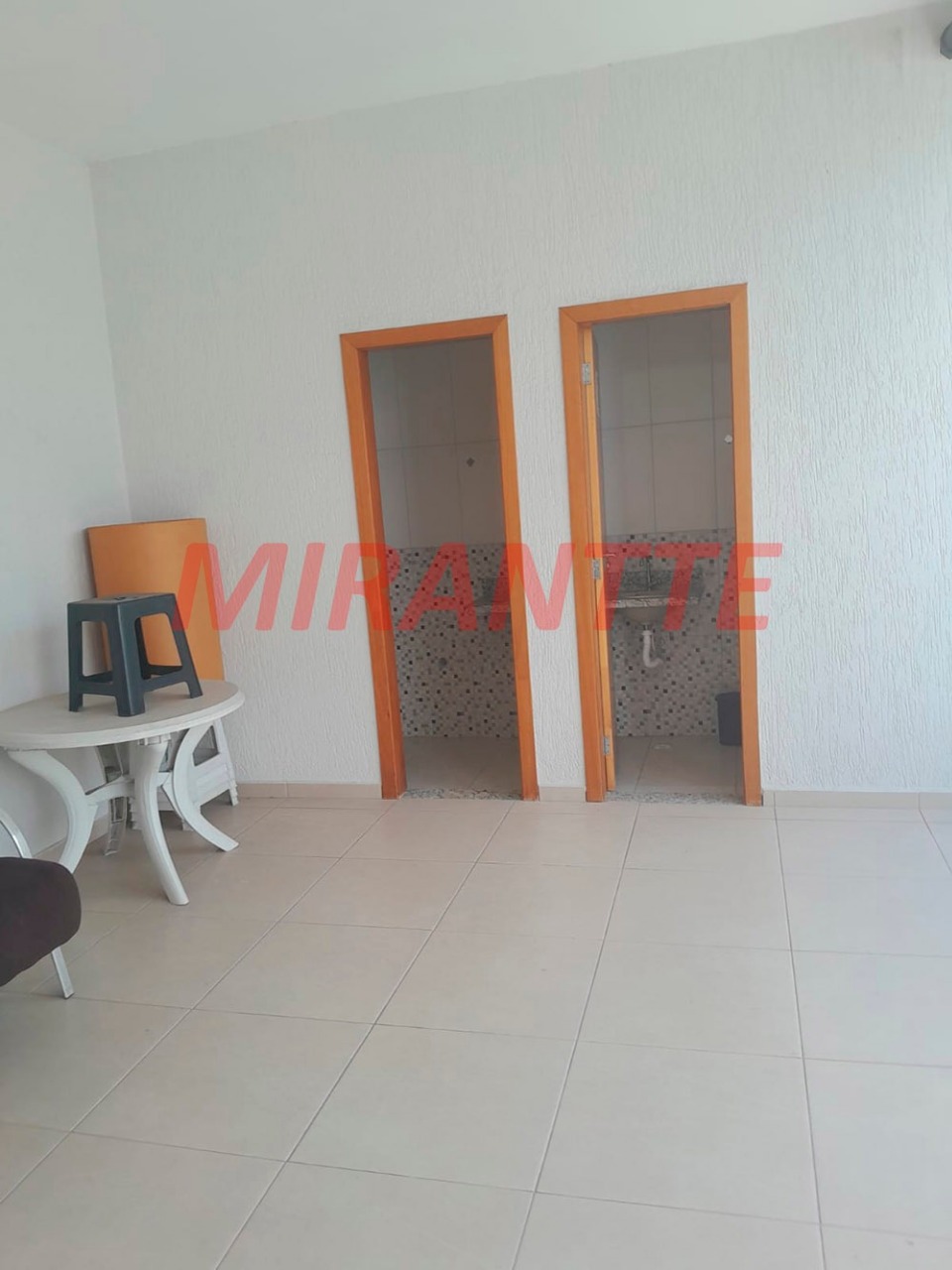 Cond. fechado de 60m² com 2 quartos em Jardim Yara