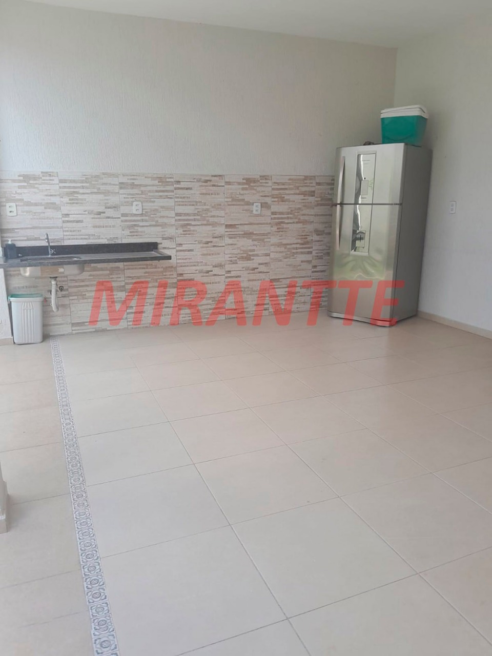Cond. fechado de 60m² com 2 quartos em Jardim Yara
