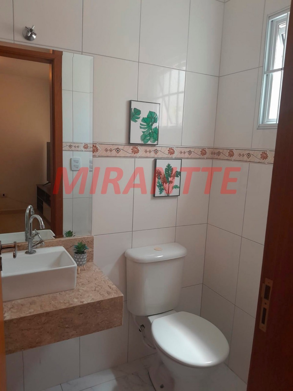 Cond. fechado de 60m² com 2 quartos em Jardim Yara