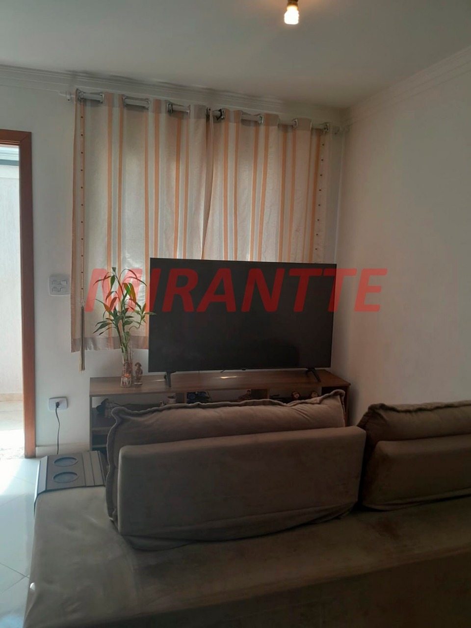 Cond. fechado de 60m² com 2 quartos em Jardim Yara