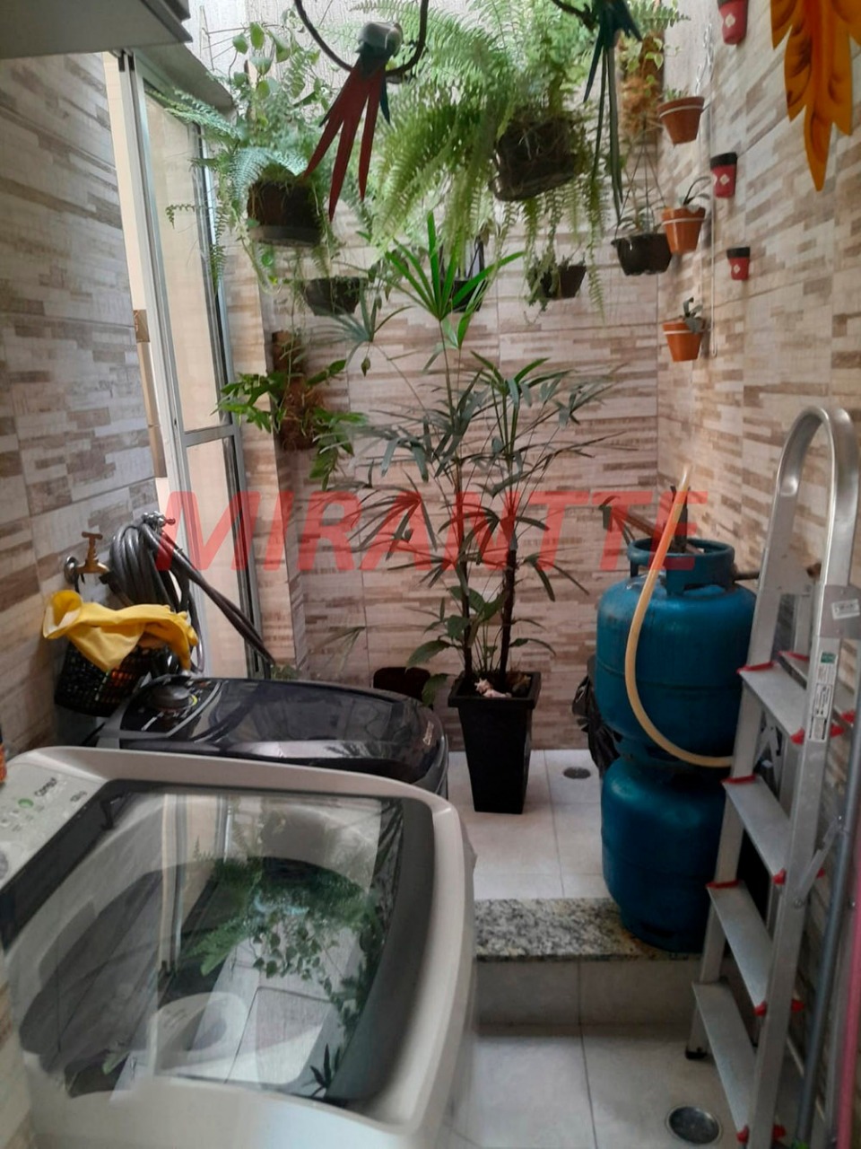 Cond. fechado de 60m² com 2 quartos em Jardim Yara