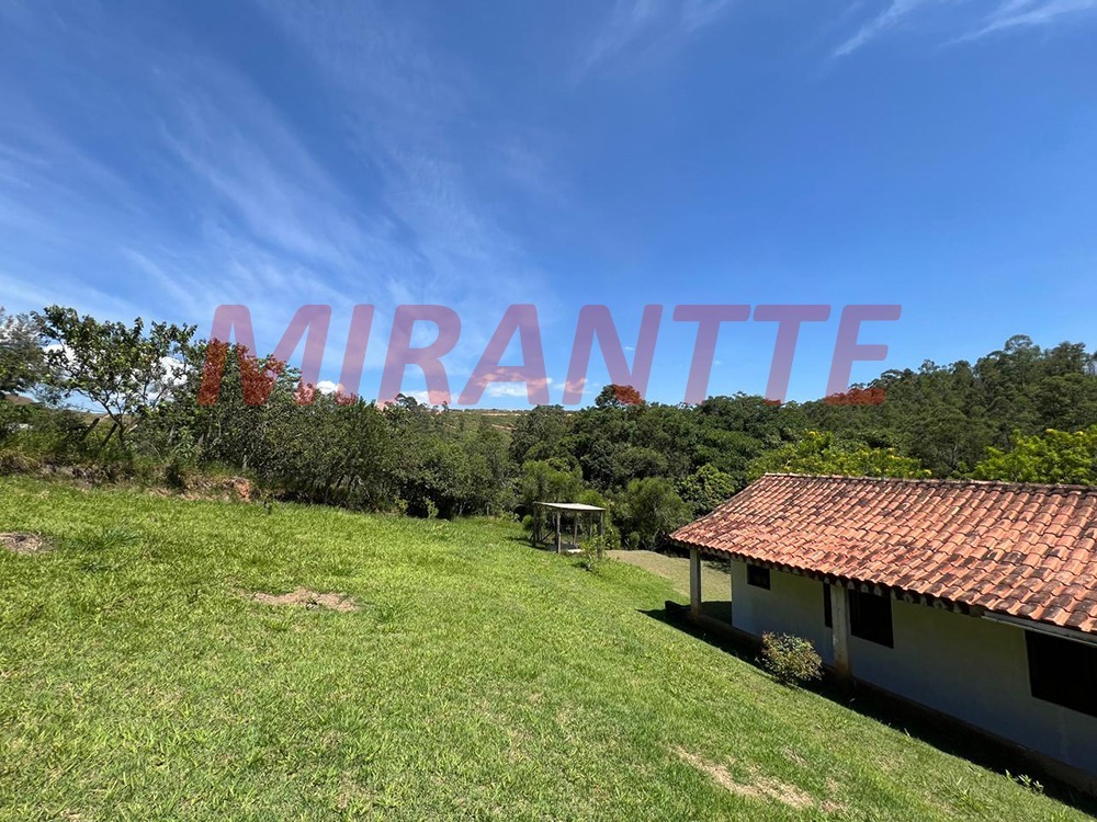 ChÁcara de 400m² com 2 quartos em Chácaras Maristela