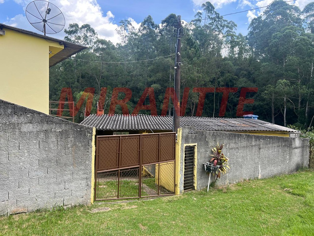 ChÁcara de 400m² com 2 quartos em Chácaras Maristela