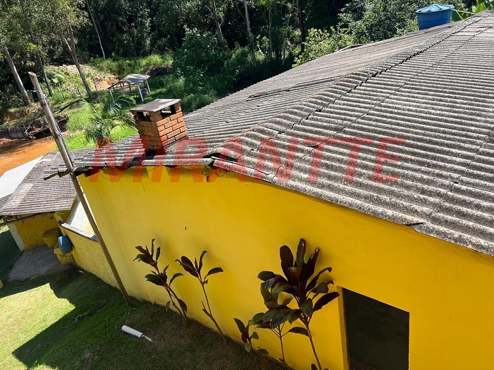 ChÁcara de 400m² com 2 quartos em Chácaras Maristela