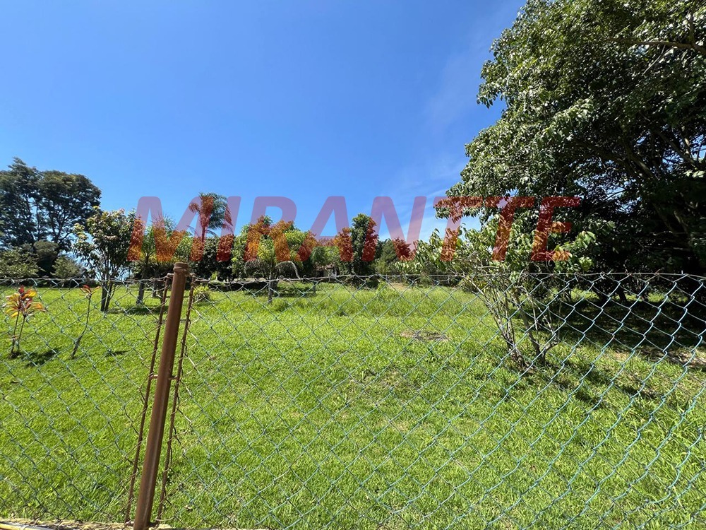 ChÁcara de 400m² com 2 quartos em Chácaras Maristela