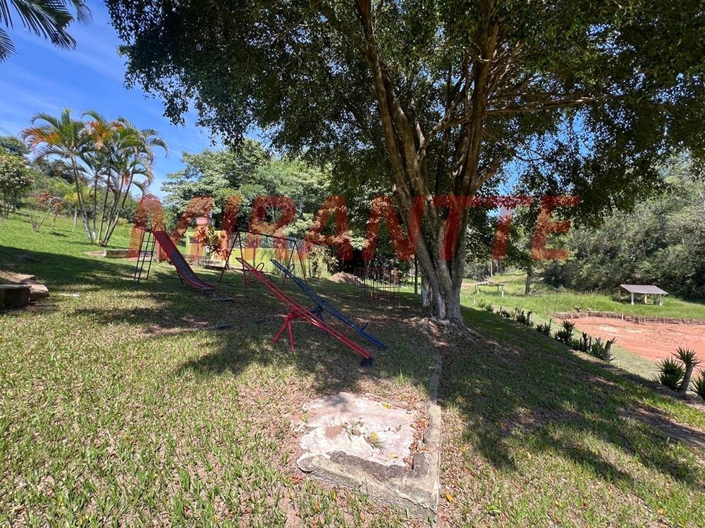 ChÁcara de 400m² com 2 quartos em Chácaras Maristela