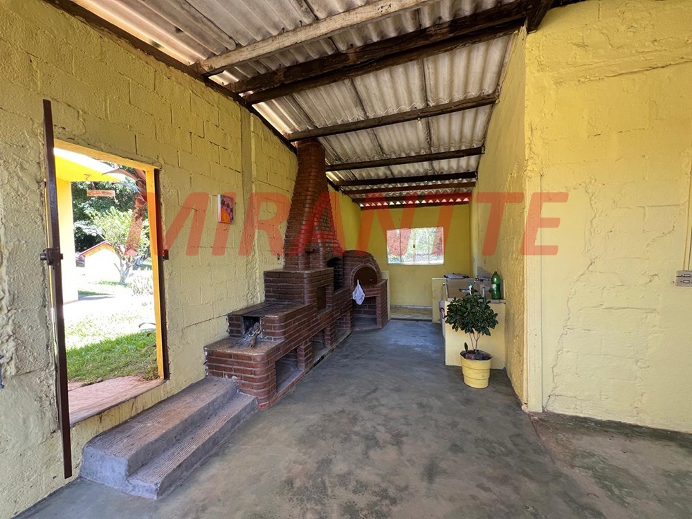 ChÁcara de 400m² com 2 quartos em Chácaras Maristela