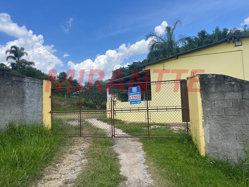 ChÁcara de 400m² com 2 quartos em Chácaras Maristela