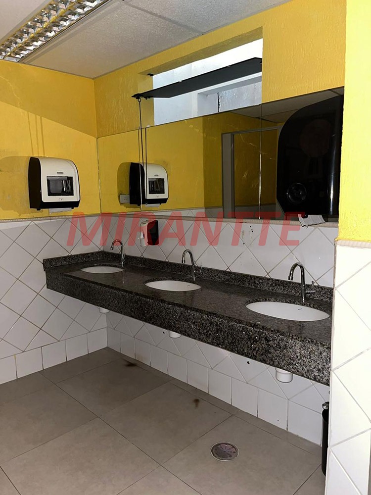 Comercial de 1071m² em Santana