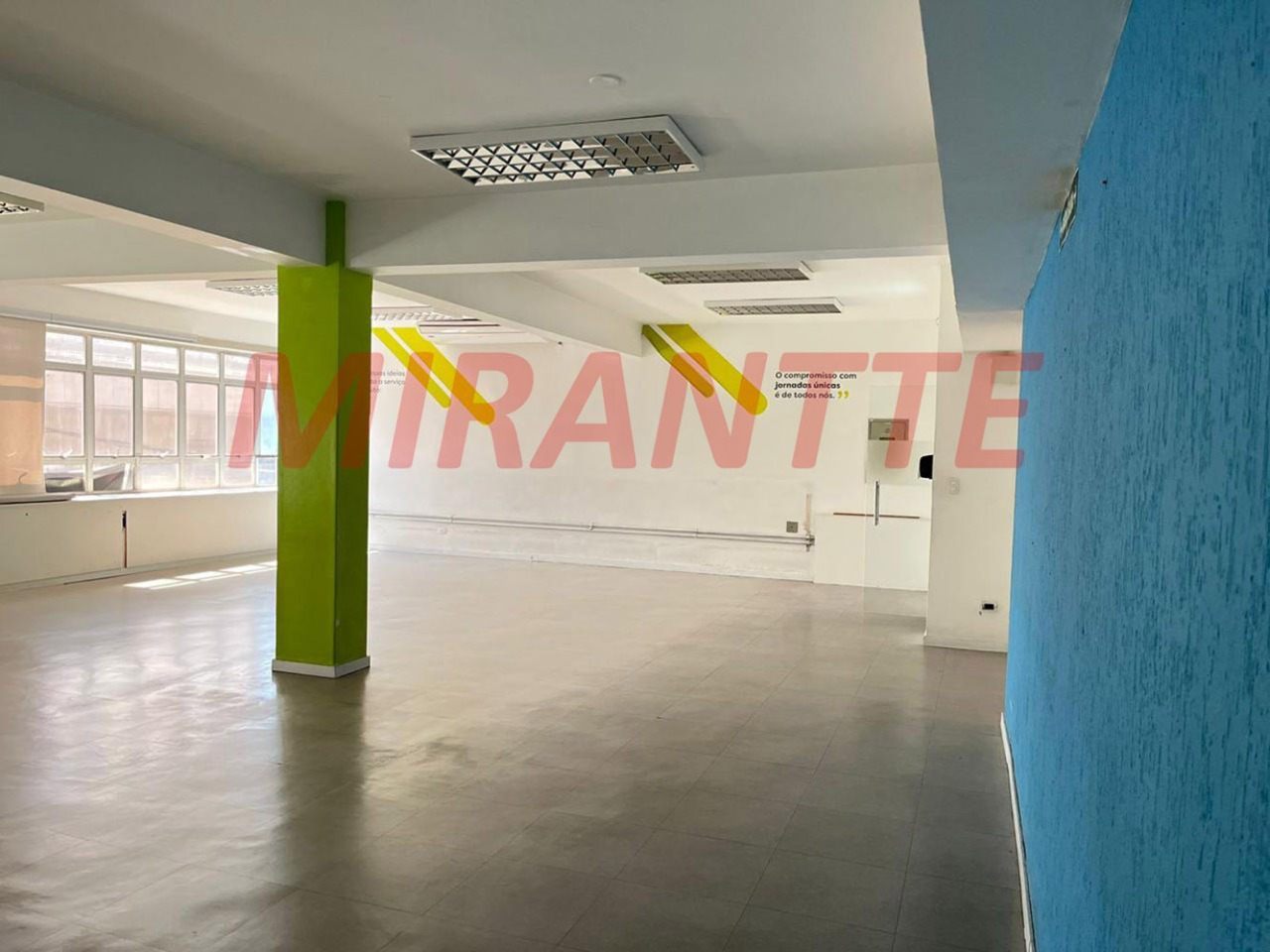 Comercial de 1071m² em Santana