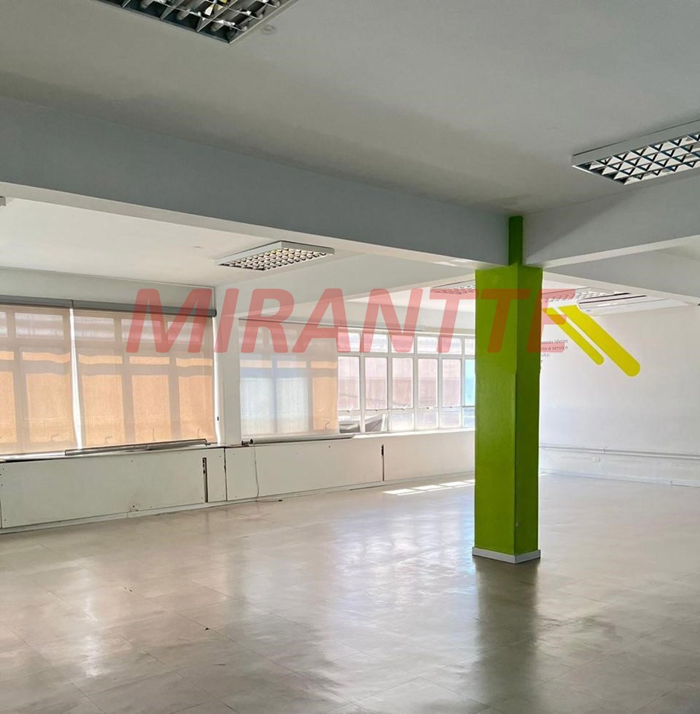 Comercial de 1071m² em Santana