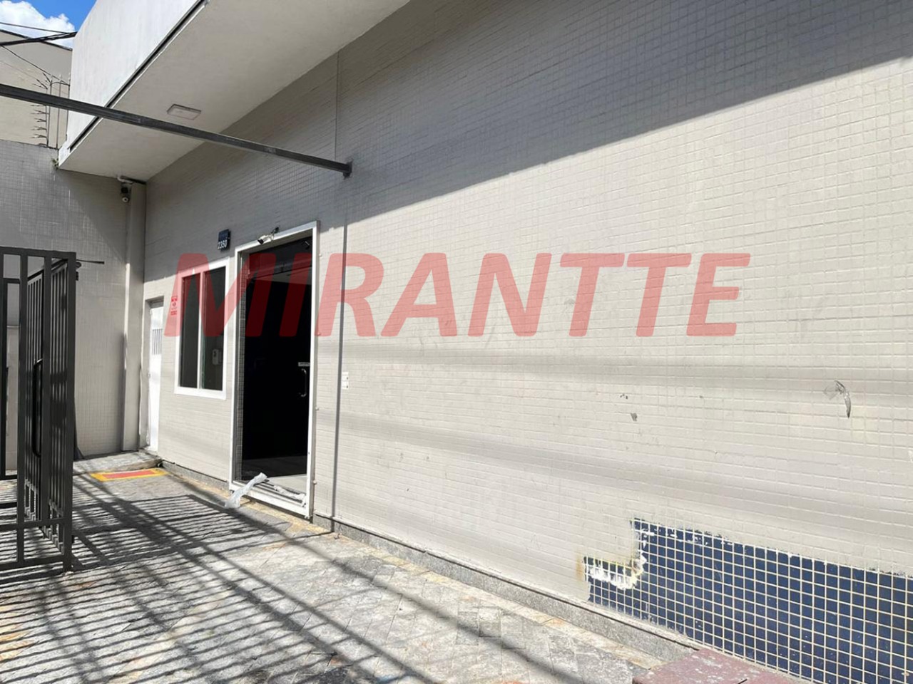 Comercial de 1071m² em Santana