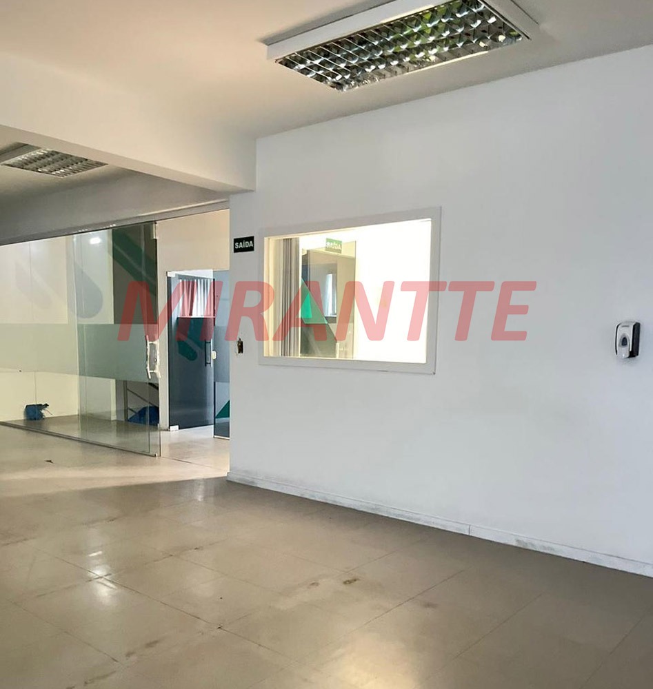 Comercial de 1071m² em Santana