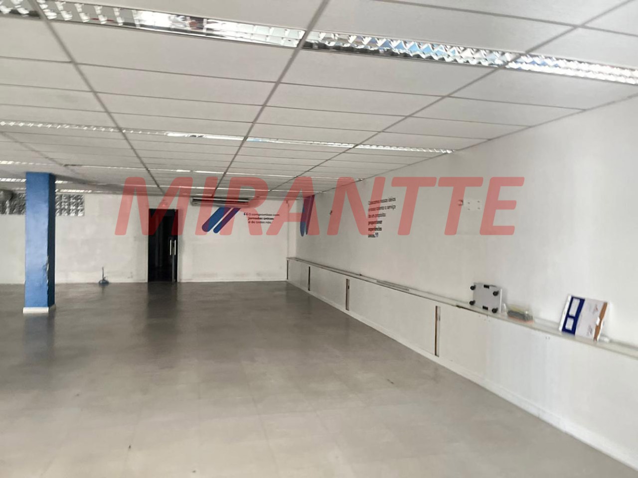 Comercial de 1071m² em Santana