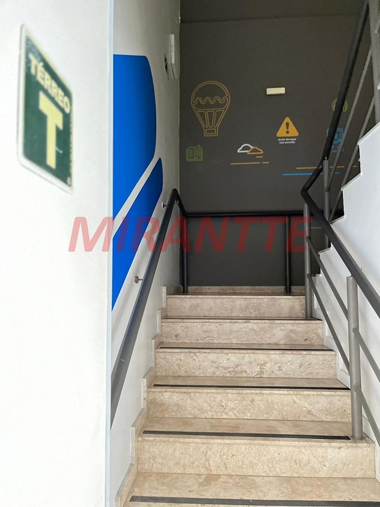 Comercial de 1071m² em Santana
