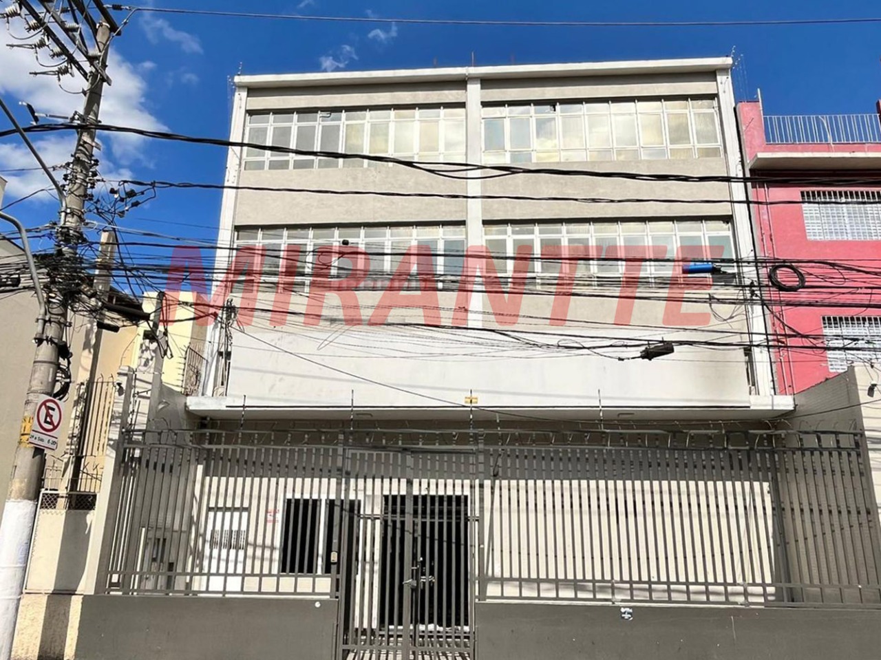 Comercial de 1071m² em Santana