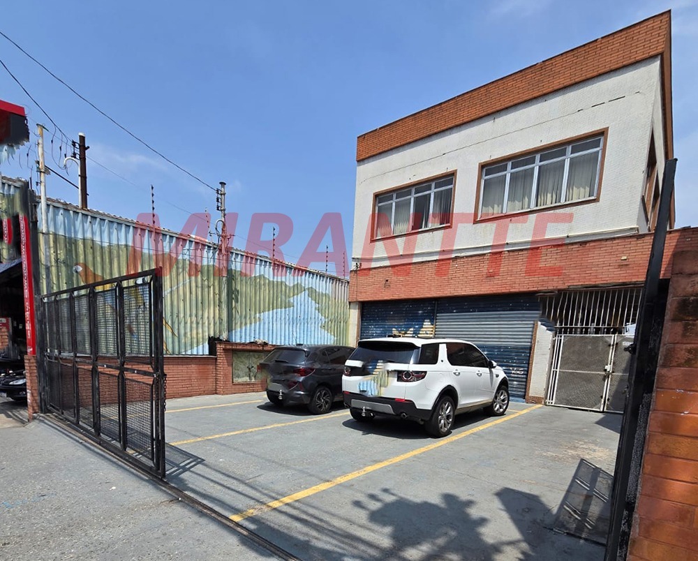 Comercial de 424m² em Água Fria