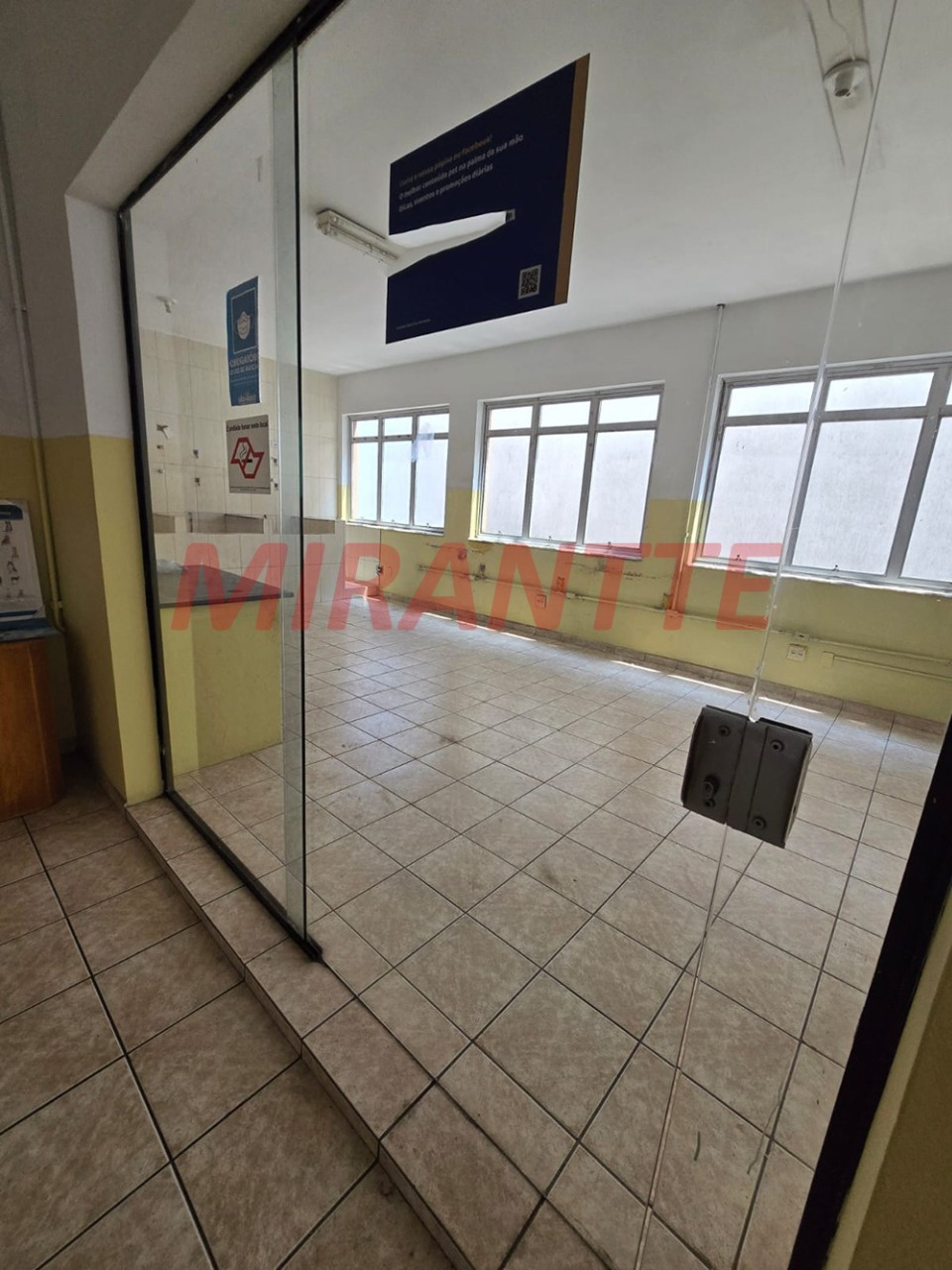 Comercial de 424m² em Água Fria