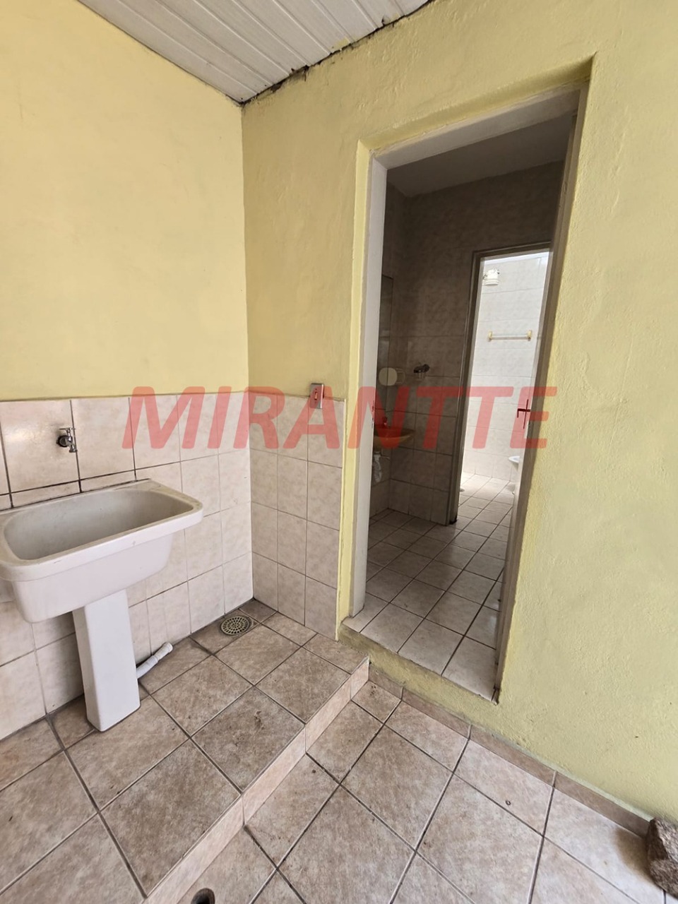 Comercial de 424m² em Água Fria