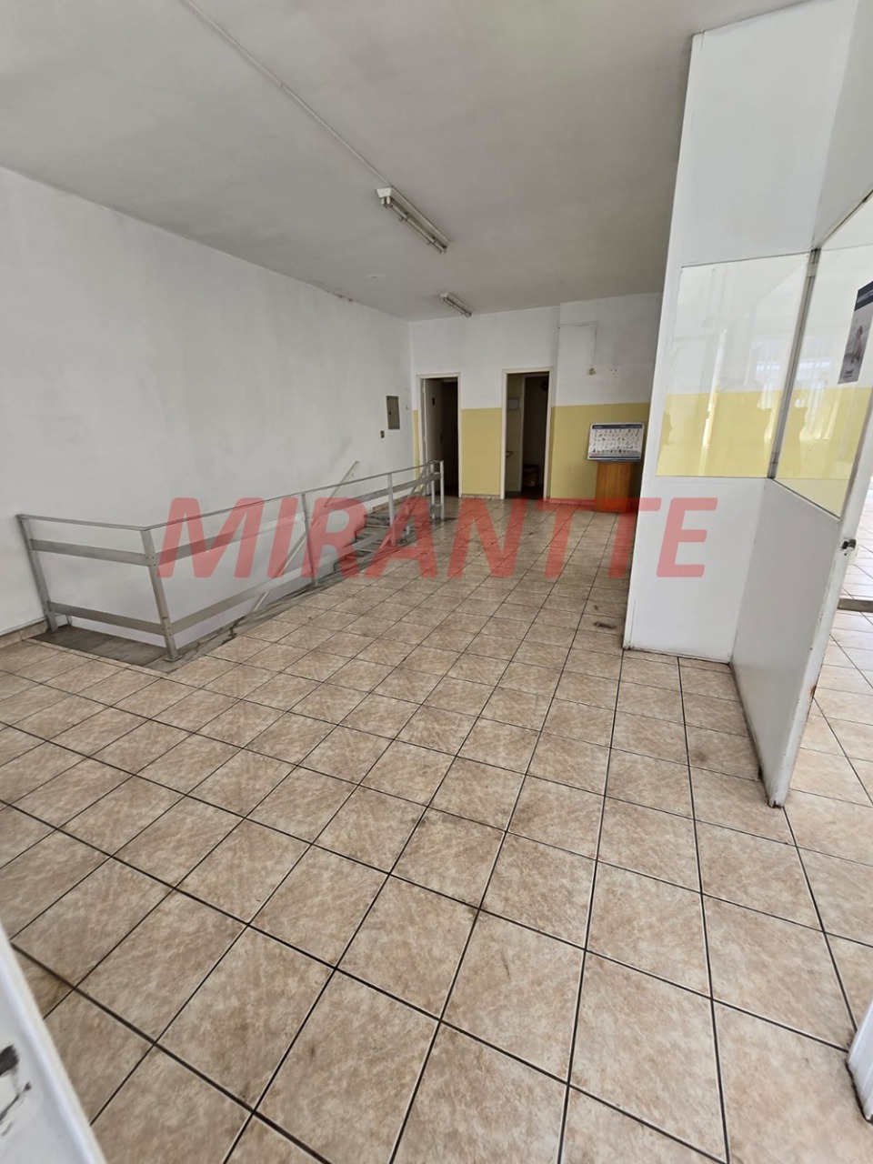 Comercial de 424m² em Água Fria