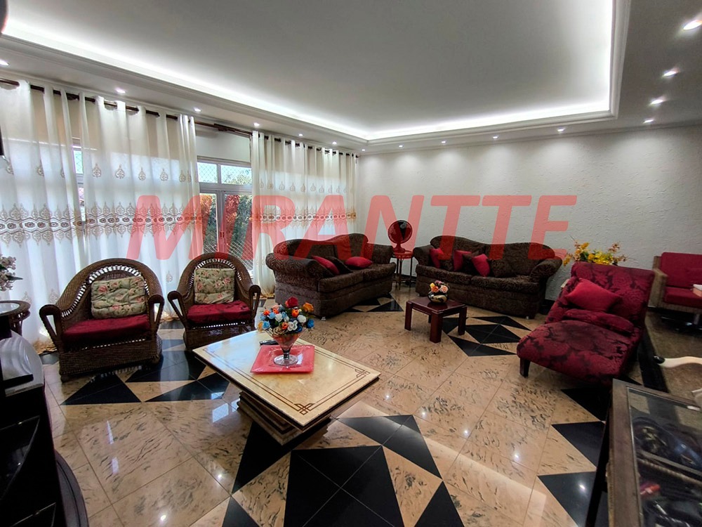 Casa terrea de 352m² com 4 quartos em Água Fria