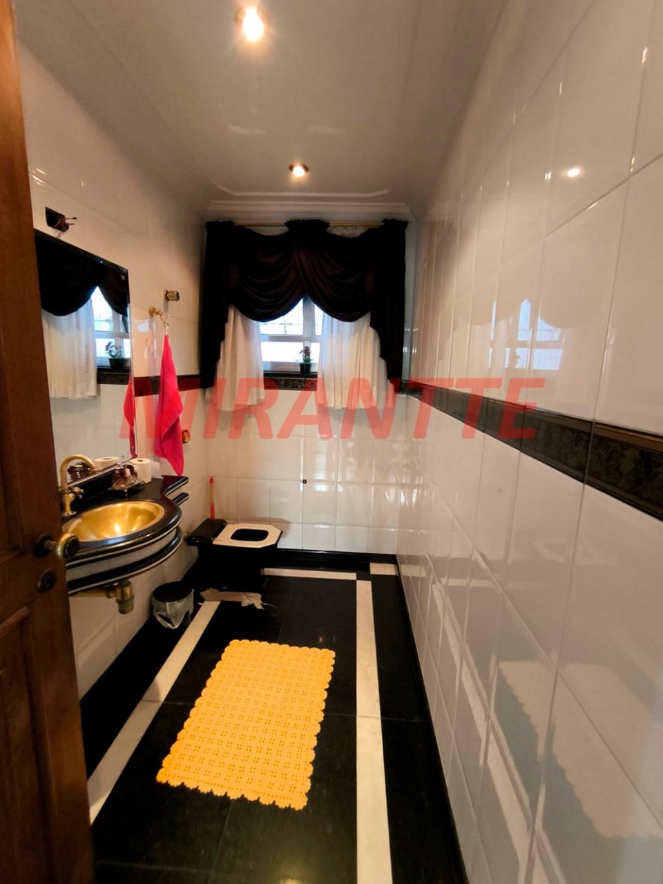 Casa terrea de 352m² com 4 quartos em Água Fria