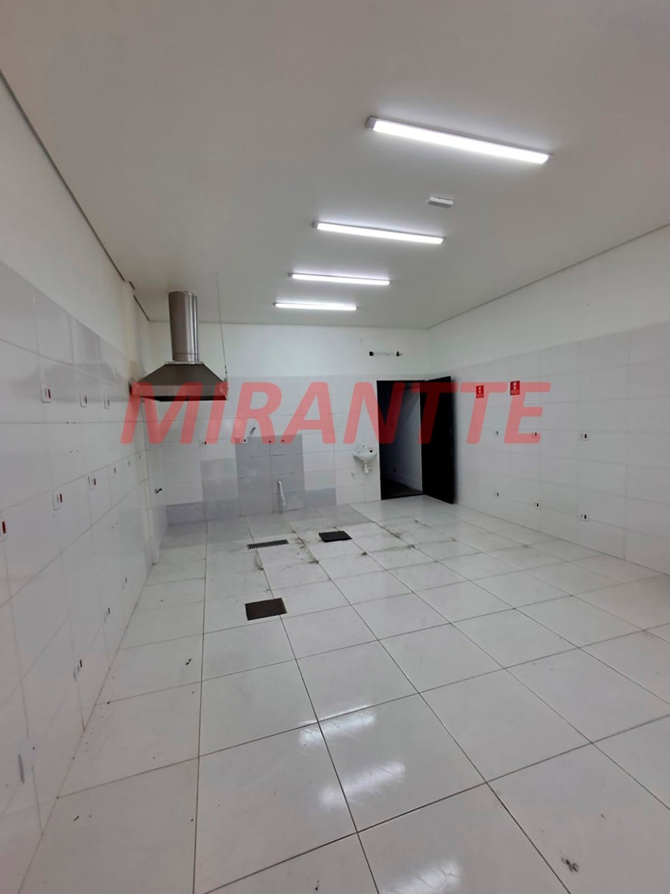 Comercial de 200m² em Santana