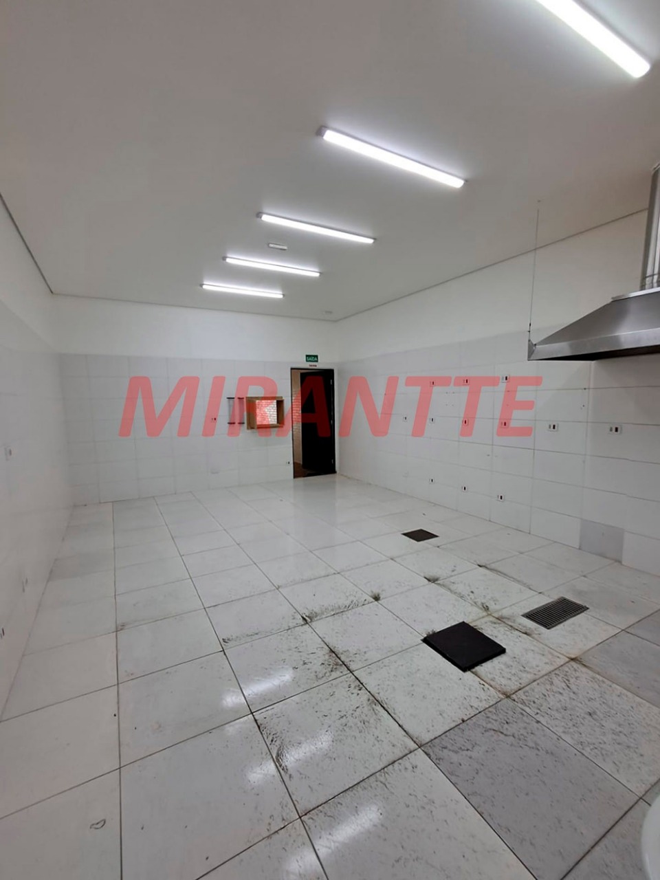 Comercial de 200m² em Santana