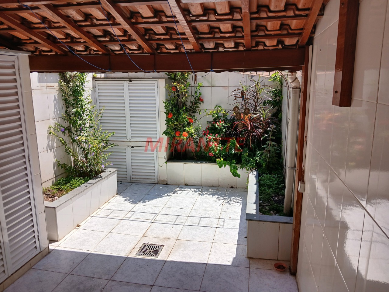 R2 Image 4905 #2