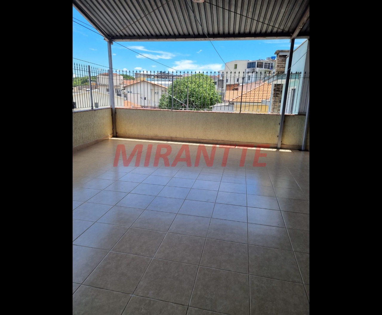 Sobrado de 279m² com 4 quartos em Vila Baruel