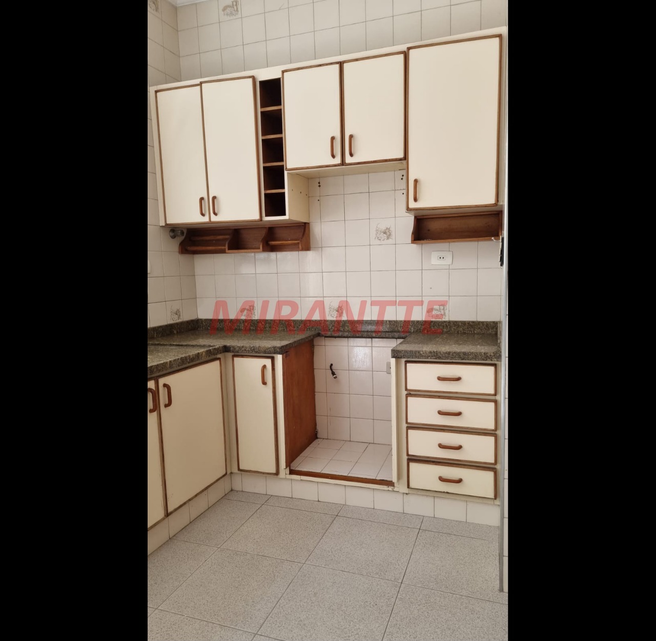 Sobrado de 279m² com 4 quartos em Vila Baruel