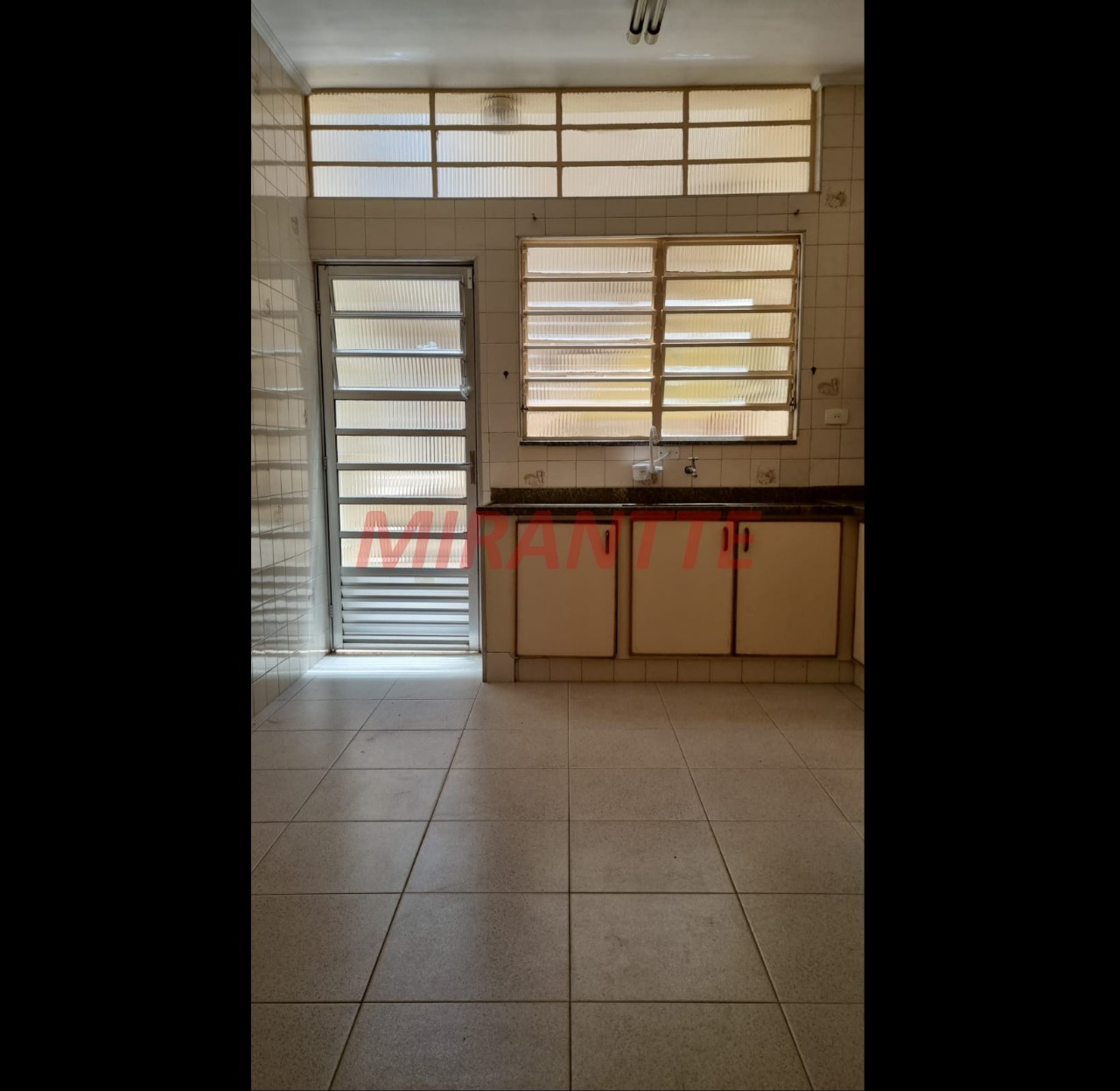 Sobrado de 279m² com 4 quartos em Vila Baruel