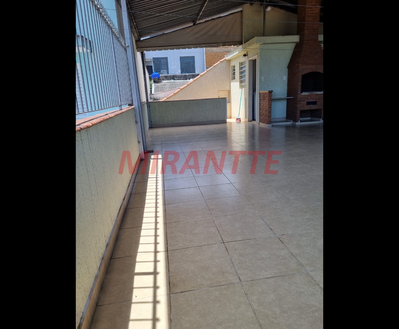 Sobrado de 279m² com 4 quartos em Vila Baruel