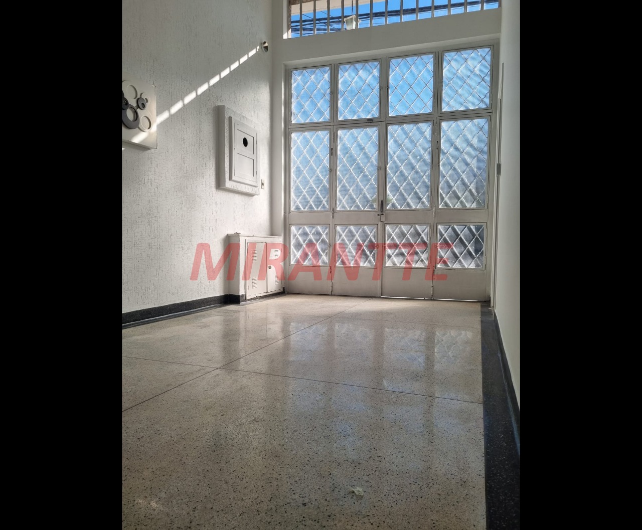 Sobrado de 279m² com 4 quartos em Vila Baruel