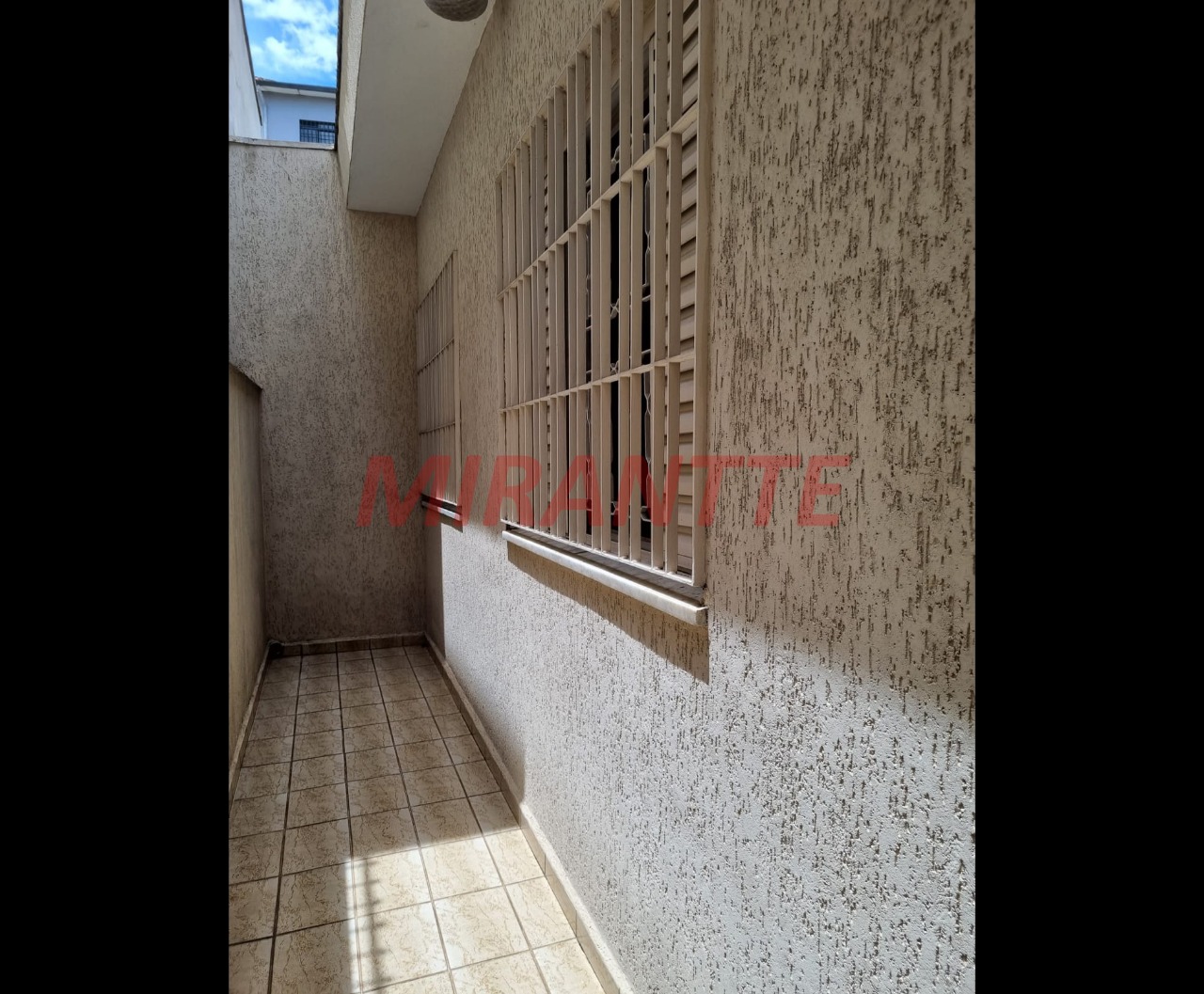 Sobrado de 279m² com 4 quartos em Vila Baruel
